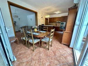 Villa Magnetic
