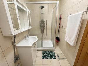 Villa Magnetic