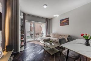 Sunset Apartment 1BR Escape by PikHost