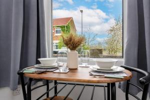 Modern 4BR Contractor Stay in Darlington