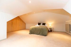 Hot Tub Free Parking 5 Bedroom Large Space