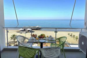 Brisa Del Mar Beachfront Apartment