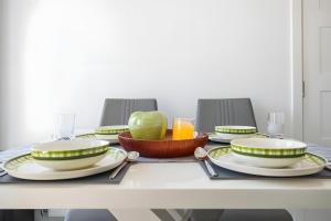 Relaxing Home, Sleeps 4, Perfect for Long Term!