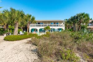 Escape Coastal Resort on Casey Key