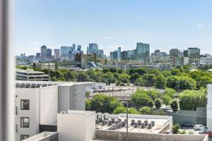 City View Getaway 2BR Near Broadway & Gulch