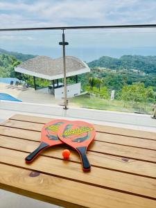 Ocean-View Condo with Infinity Pool Sunset Escape