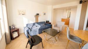 Appartement avec vue sur Grasse et home cinéma