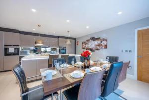 RA7C Stylish Loft Stay