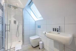 RA7C Stylish Loft Stay