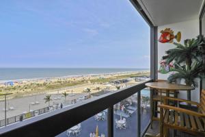 Modern beachfront studio with balcony views pool & gym
