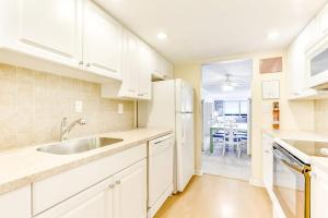 81 Beach Hill 411