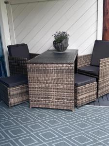 Charmante Wohnung mit Terrasse , ruhig und zentral