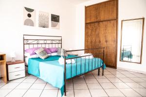 Casa Picasso Cagliari - 2 bedrooms, central location, AC