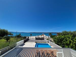 Beachfront Villa Costabella