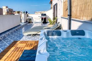 Zisa Top Romantic Terrace & Private outdoor Jacuzzi