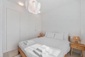 Atica sunset penthouse by Caseo