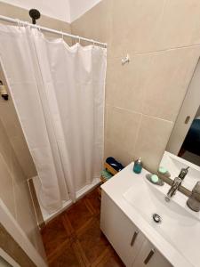 DMCais PDL Guesthouse