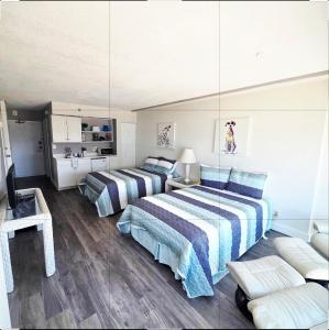 Oceanview Studio wkitchenette, pool, tiki bar