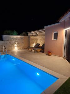 Lux Studios With Private Pool by ILIOS Georgioupoli