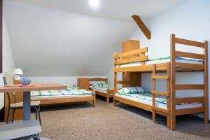 Hostel 1550