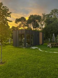TinyHouses & Garden