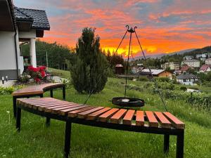 Apartament Słoneczna Rapsodia - Dwupoziomowy Apartament z Widokiem, Tarasem i Ogrodem