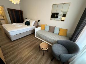 Modern Apartment with Balcony & Free Parking