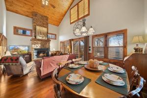 Lazy Bear Cabin