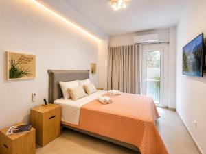 Plaka-mosaic art apartment