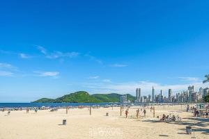 Apto c 2Q 100m da praia central - BC - EDG402