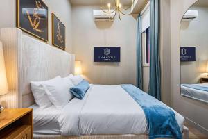 The McCaul by Casa Hotels - Queen Suite, Near AGO