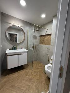 RICH 8 Apartment