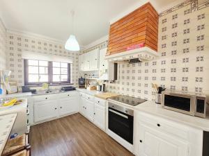 Baleal Classic Waves Guest House