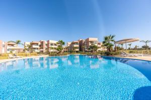 Private Garden, Pool and Prestigia Mountain View