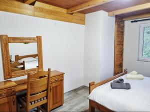 Apartment and room Babe Mare