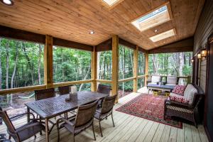 Red Bird Retreat at Eagles Nest
