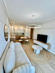 Rezydencja Niechorze F302 Eco Boho z Basenem, Sauną, Jacuzzi, przy samej PLAŻY - 5D Apartments
