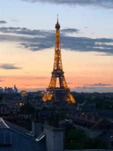 Iconic Eiffel Tower, Fully Unobstructed