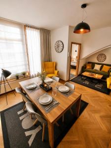 DOMIRA Old Town Apartment with Terrace