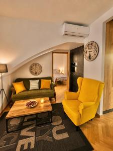 DOMIRA Old Town Apartment with Terrace