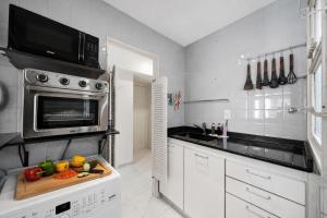 Sunny apartment on Florida street near Galerias Pacifico