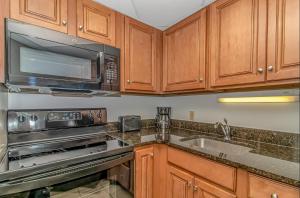 Oceanview 1 Bedroom Suite! Landmark Resort 348! Perfect for 6 guests!