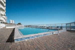 New Listing! Direct Oceanfront 2-2 Huge Private Balcony Beachfront Pool Garage