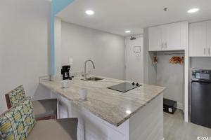 Immaculate Ocean View Double Queen Suite!- Grande Cayman Resort Unit 232 - Sleeps 4 Guests!