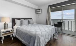 Direct Ocean Front Queen Suite! Sea Mist Resort 21006 - Perfect for 2 guests!