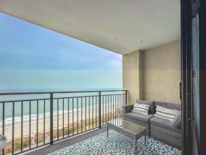 Oceanfront 1 bedroom King suite- Ocean Forest Plaza 1911