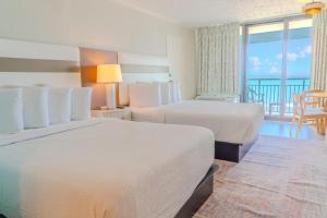 2 Bedroom Oceanfront Condo with Separate Entrances! Ocean Reef 50&509