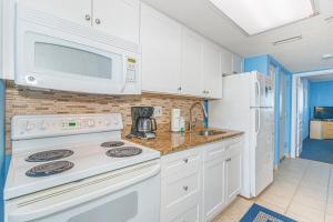 Spacious 1 BR Condo-Breathtaking Oceanfront Views! Bay Watch 706