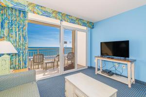 Spacious 1 BR Condo-Breathtaking Oceanfront Views! Bay Watch 706