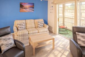 Charming Golf Getaway! River Oaks 19E